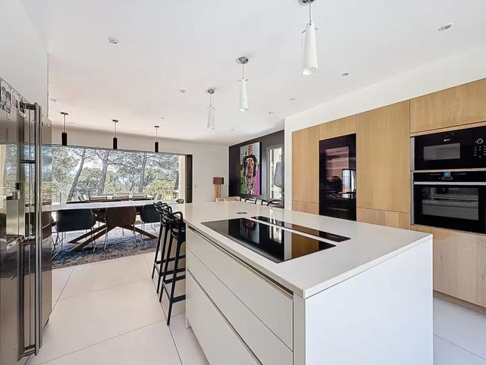 Image No.4-6 Bed House for sale