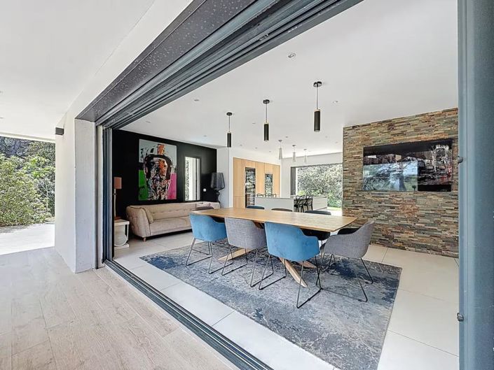 Image No.7-6 Bed House for sale