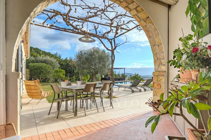 Image No.10-5 Bed House for sale