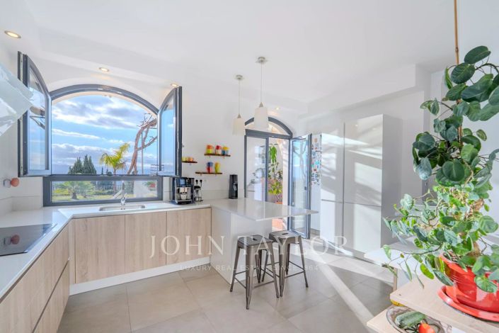 Image No.16-5 Bed House for sale