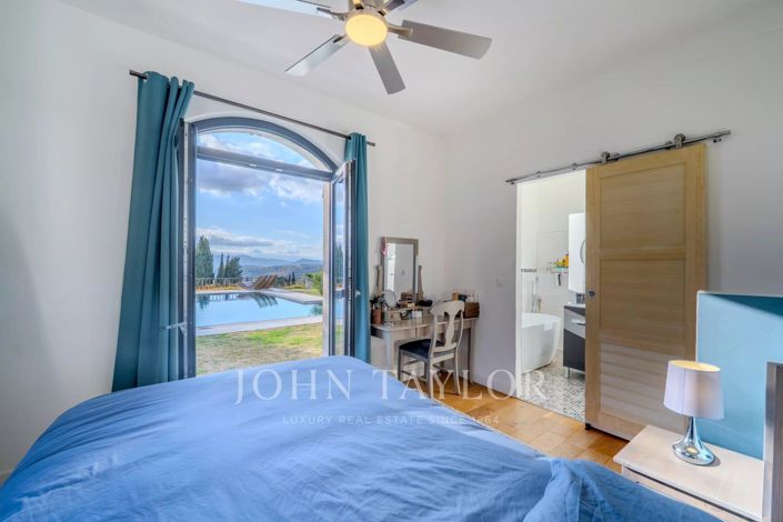 Image No.18-5 Bed House for sale