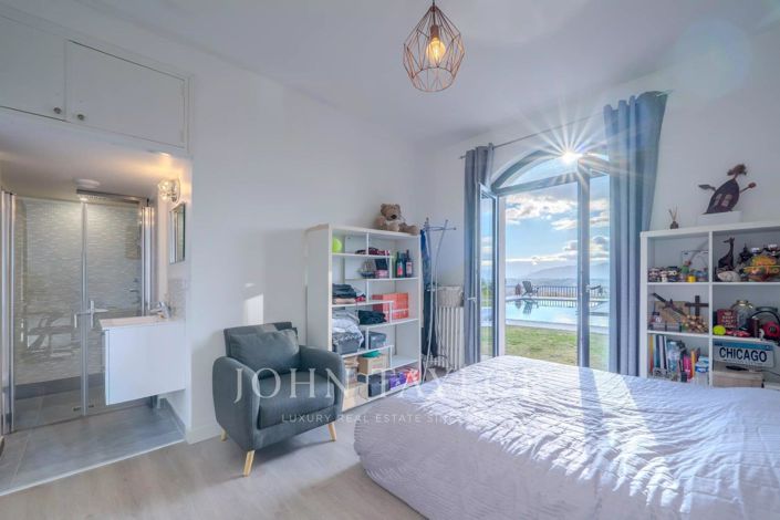 Image No.20-5 Bed House for sale