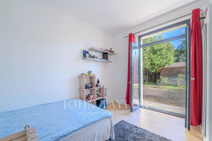 Image No.21-5 Bed House for sale