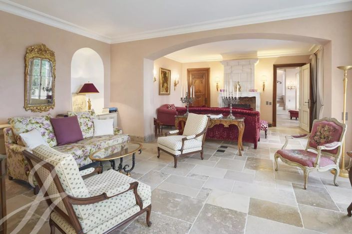 Image No.15-10 Bed House for sale