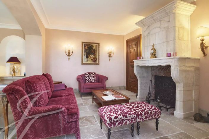 Image No.17-10 Bed House for sale