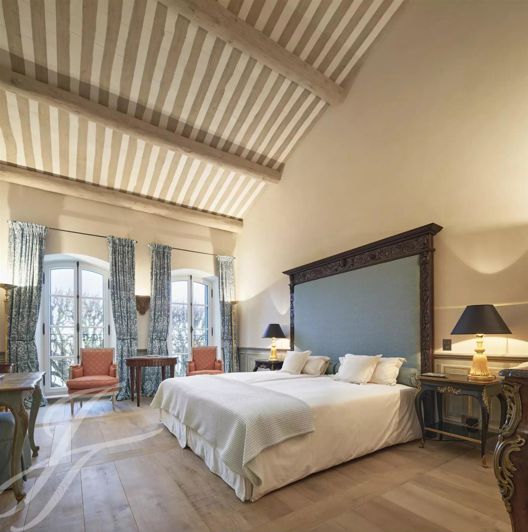 Image No.28-10 Bed House for sale