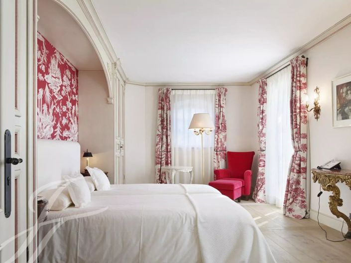 Image No.32-9 Bed House for sale