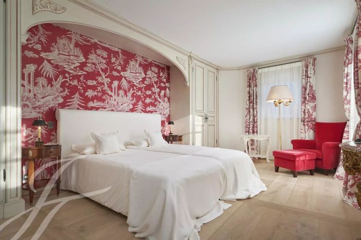 Image No.33-9 Bed House for sale