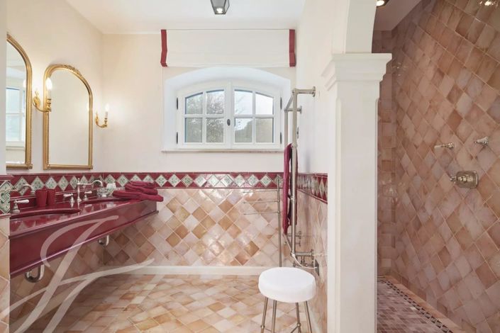 Image No.34-9 Bed House for sale