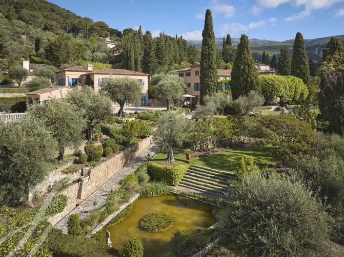 Image No.38-10 Bed House for sale