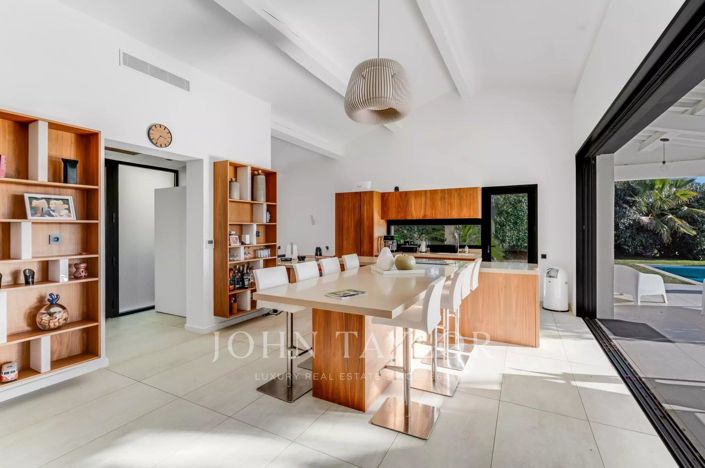 Image No.4-4 Bed House for sale