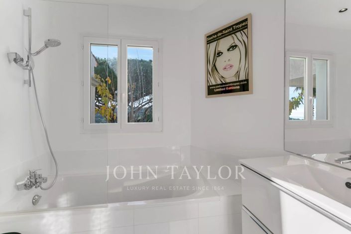 Image No.7-4 Bed House for sale