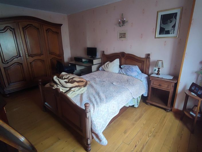 Image No.45-5 Bed House for sale