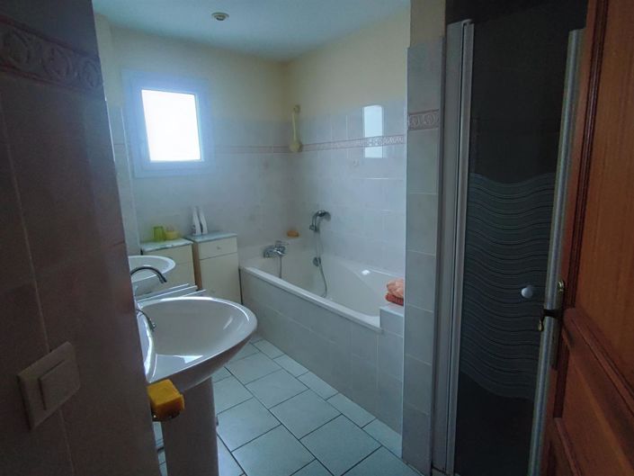 Image No.47-5 Bed House for sale