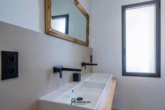 Image No.19-4 Bed House for sale