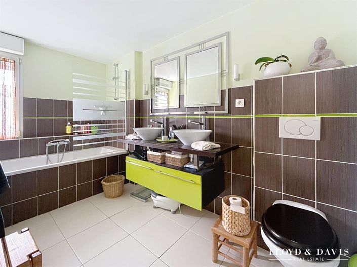 Image No.14-4 Bed House for sale