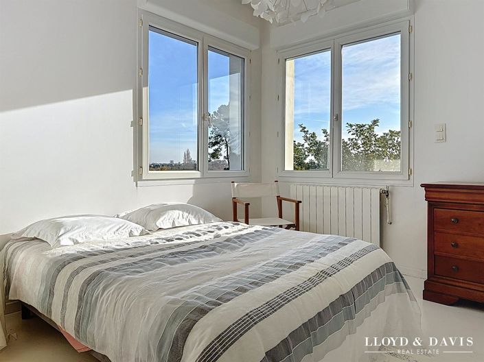 Image No.15-4 Bed House for sale