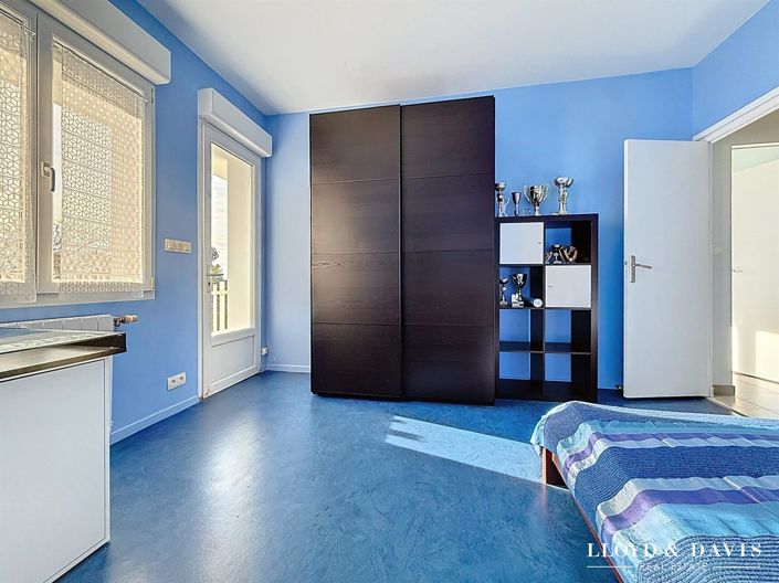 Image No.16-4 Bed House for sale