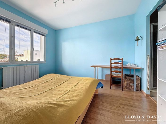 Image No.18-4 Bed House for sale