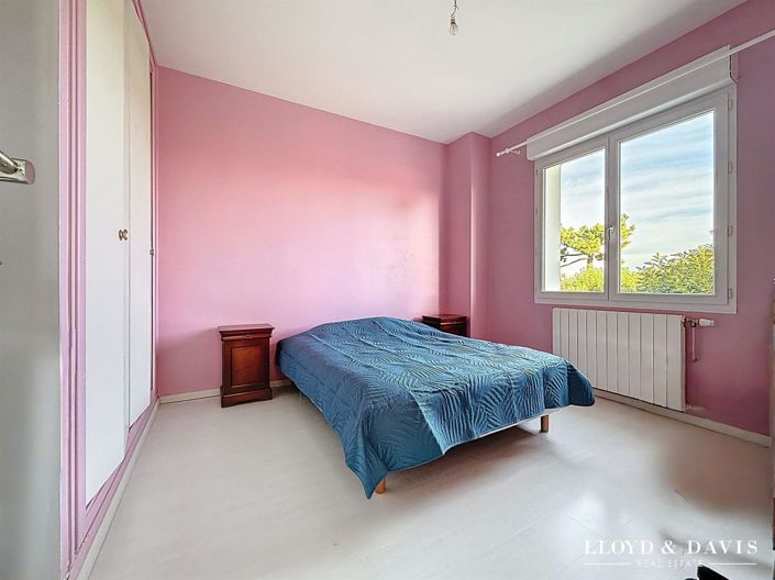 Image No.20-4 Bed House for sale