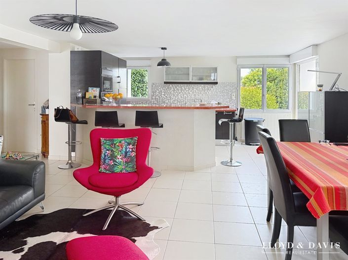 Image No.3-4 Bed House for sale