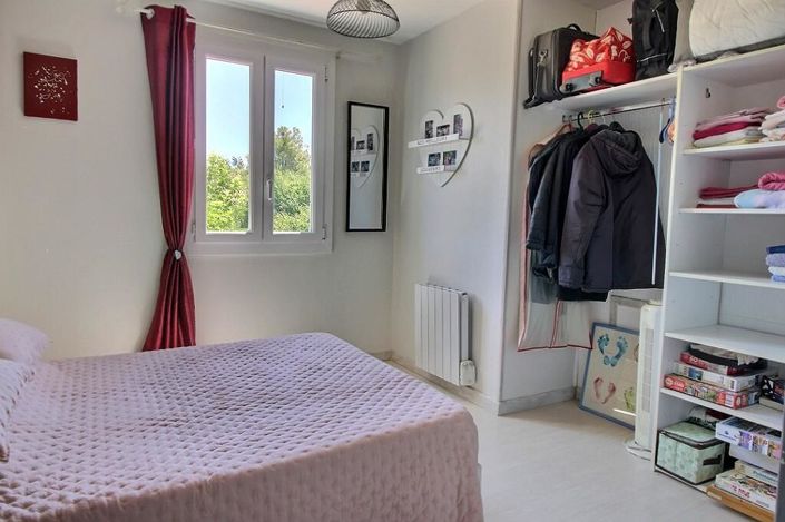 Image No.10-3 Bed House for sale