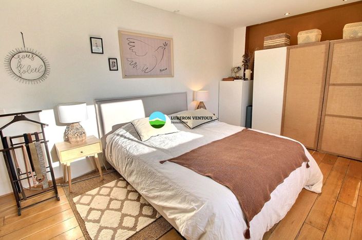 Image No.8-5 Bed House for sale