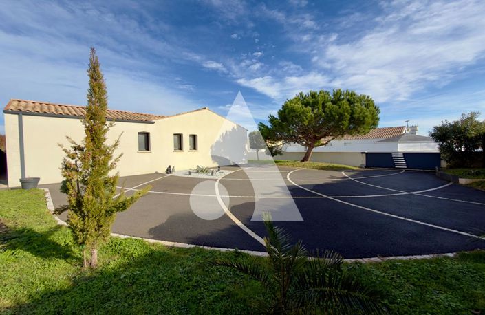 Image No.14-3 Bed House for sale