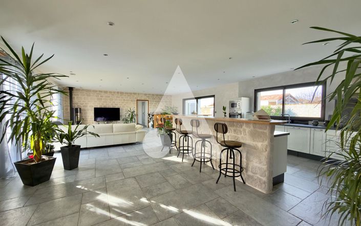 Image No.2-3 Bed House for sale