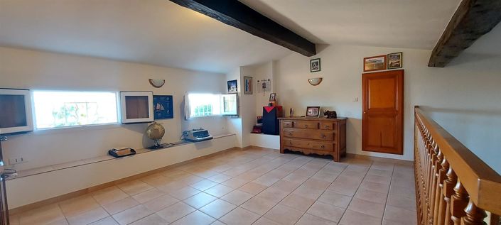 Image No.14-4 Bed House for sale