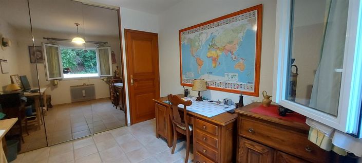 Image No.15-4 Bed House for sale