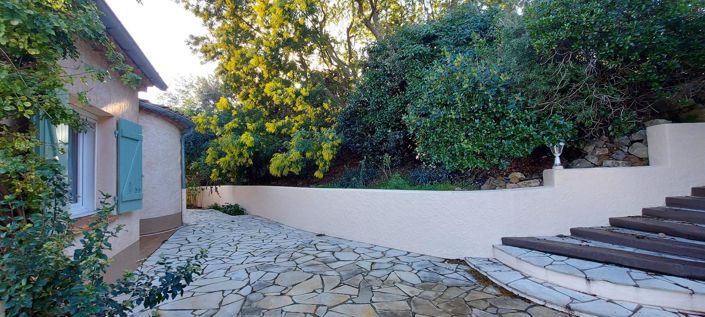 Image No.24-4 Bed House for sale