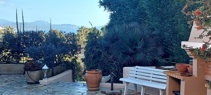 Image No.5-4 Bed House for sale