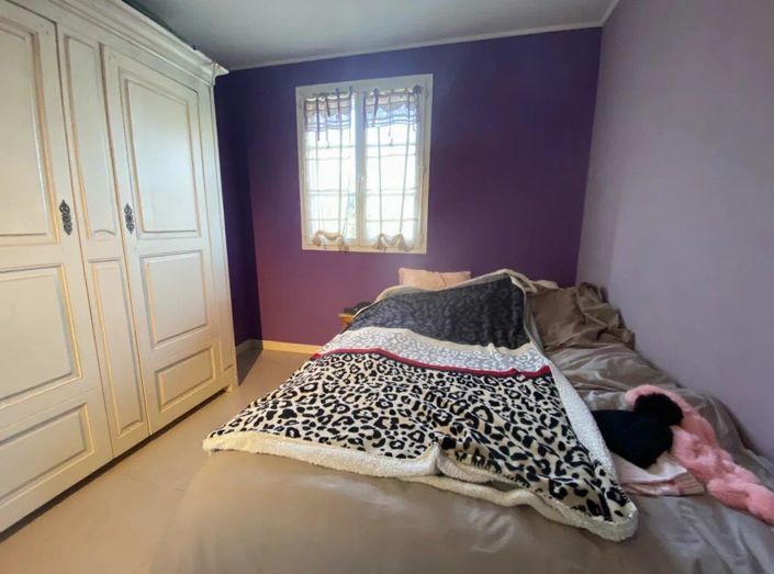 Image No.8-4 Bed House for sale