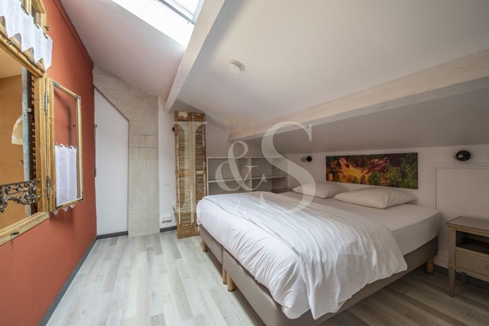 Image No.17-8 Bed House for sale