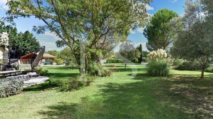 Image No.6-8 Bed House for sale