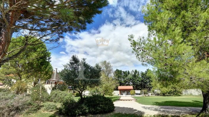 Image No.7-8 Bed House for sale