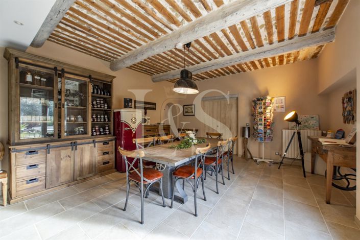 Image No.9-8 Bed House for sale