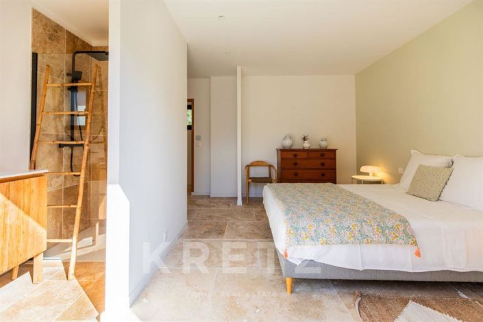 Image No.8-4 Bed House for sale