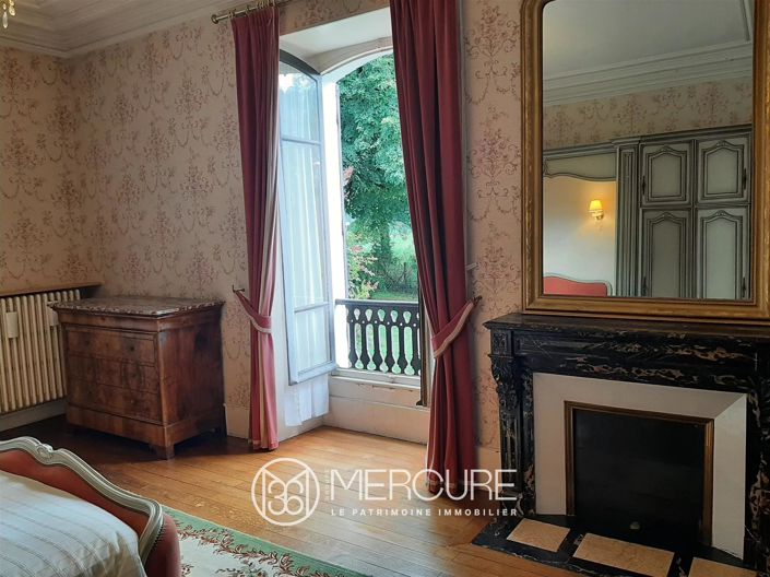 Image No.7-10 Bed House for sale