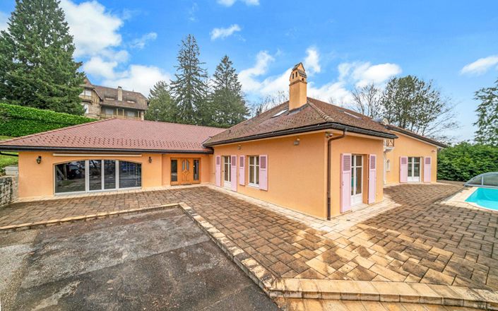 Image No.7-5 Bed House for sale