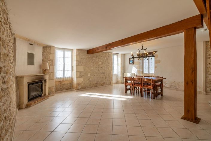 Image No.2-4 Bed House for sale