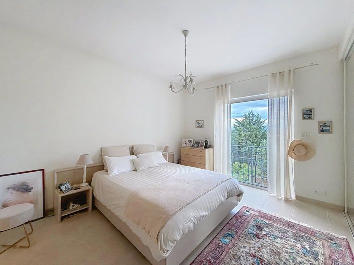 Image No.10-4 Bed House for sale