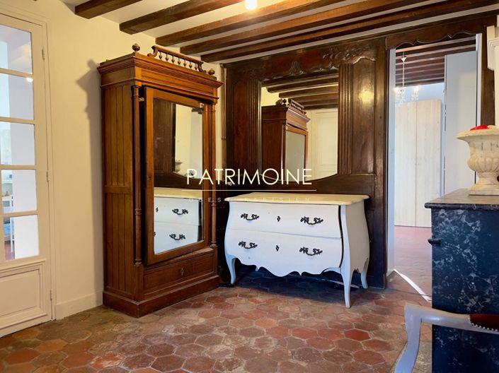 Image No.11-6 Bed Property for sale