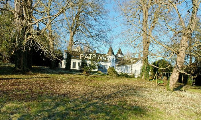 Image No.15-6 Bed Property for sale