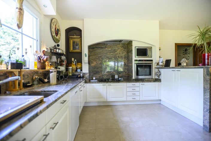 Image No.9-4 Bed House for sale