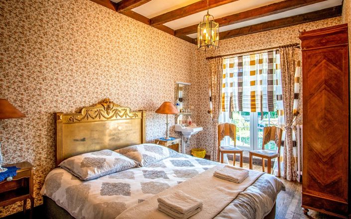 Image No.11-20 Bed Property for sale