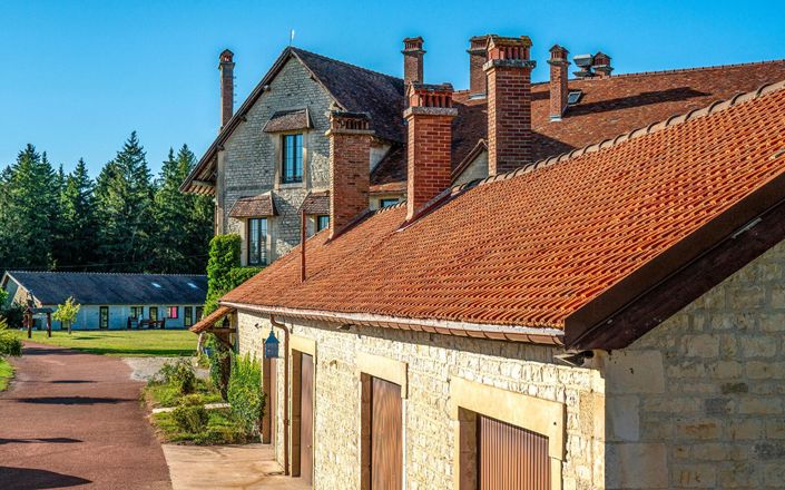 Image No.5-Propriété de 20 chambres à vendre à Laferté-sur-Aube