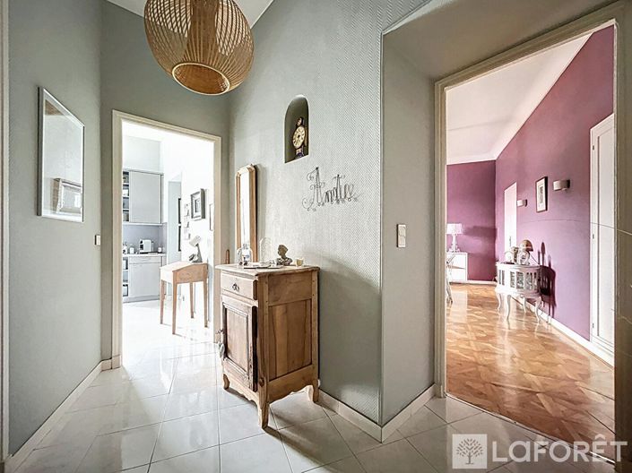 Image No.10-1 Bed Apartment for sale