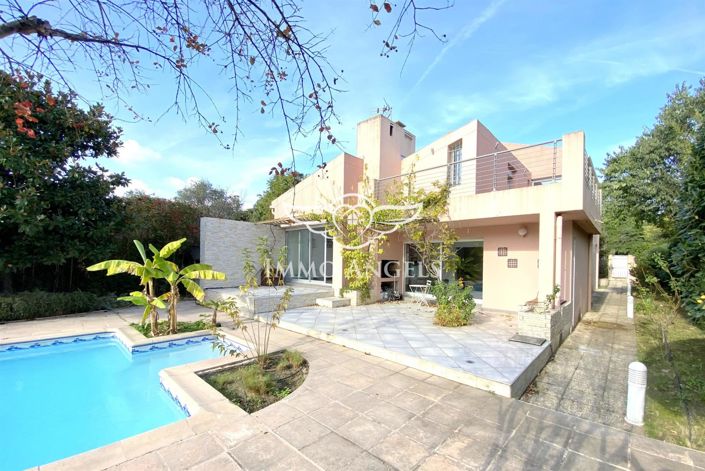 Image No.3-4 Bed House for sale